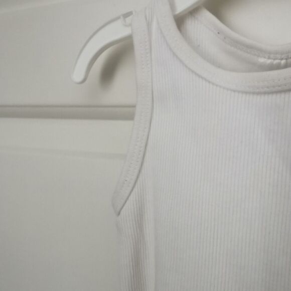 10/$10 H&M ribbed tank onesie 9-12 m - Picture 2 of 4
